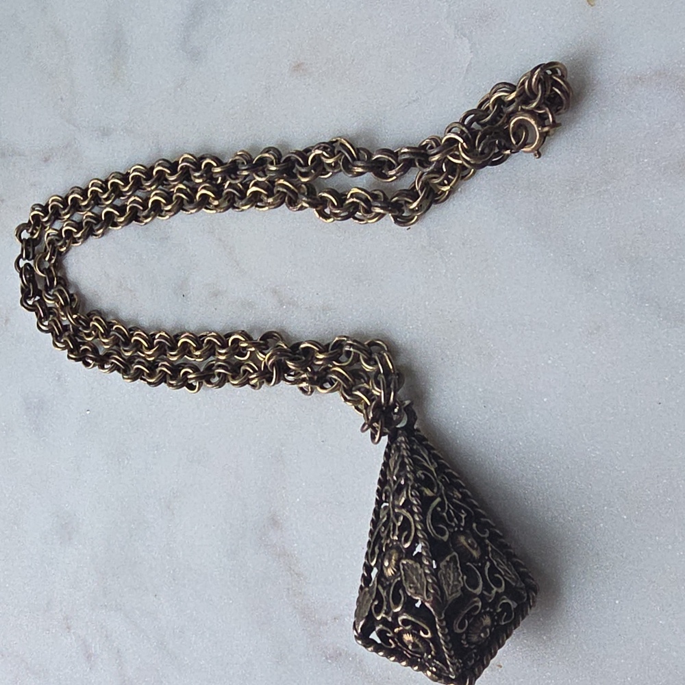 vintage or antique filigree cage pendant necklace - Picture 7 of 10